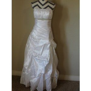 PC Mary's bridal gown (A12-210)